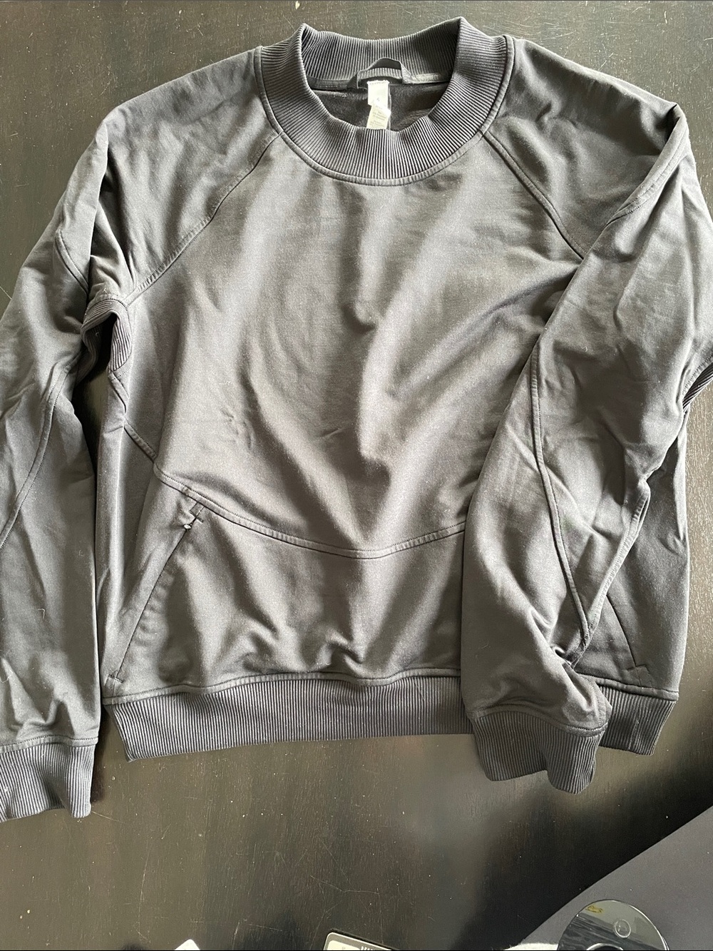 Lululemon women’s City Sweat Crew - black